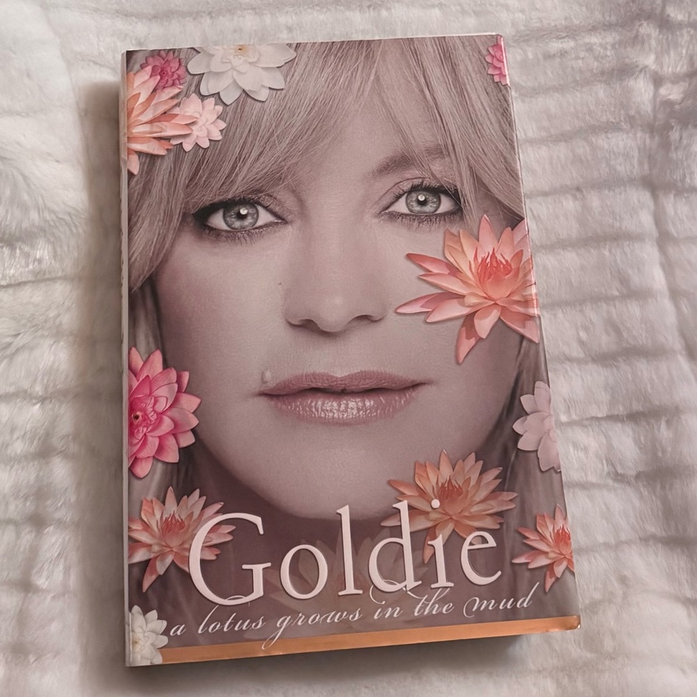 GOLDIE HAWN Autobiography